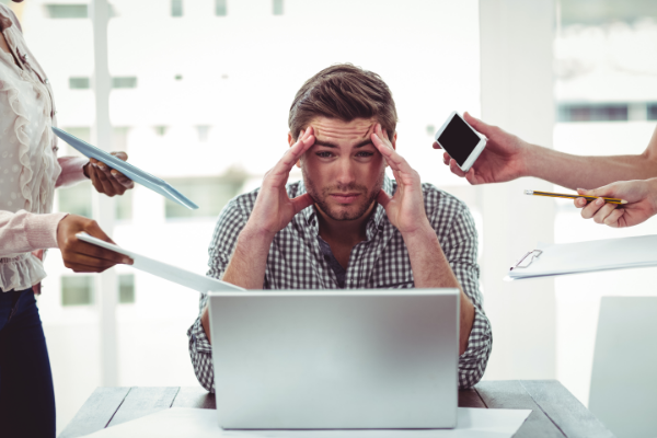 Sinais de que o seu trabalho está te adoecendo